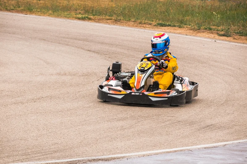 Les meilleurs circuits de karting en extérieur pour les sensations fortes